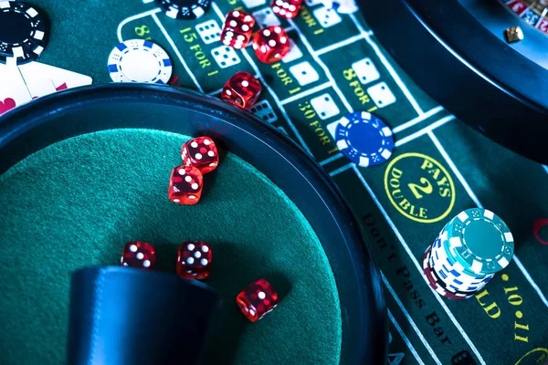 mexwin Dragon Tiger live table with Southeast Asian dealer and regional player activity